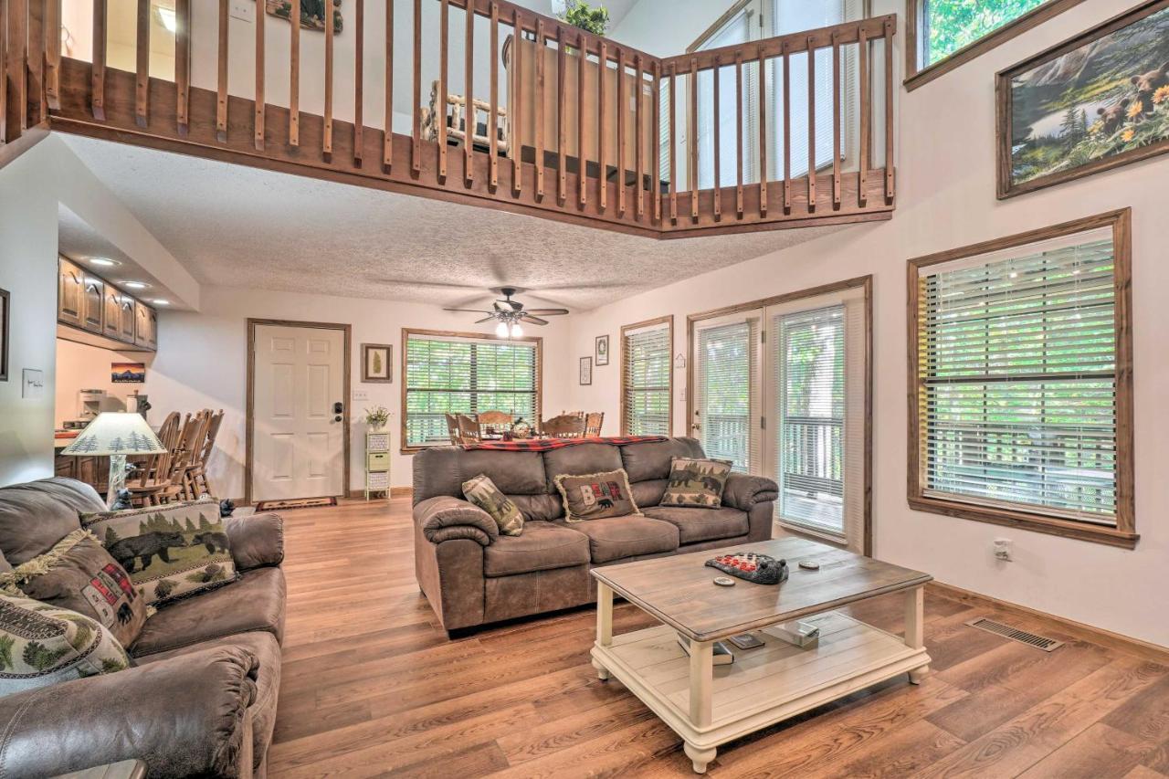 Picturesque Pigeon Forge Cabin With Mountain Views Екстер'єр фото