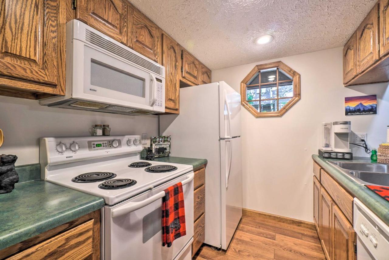 Picturesque Pigeon Forge Cabin With Mountain Views Екстер'єр фото