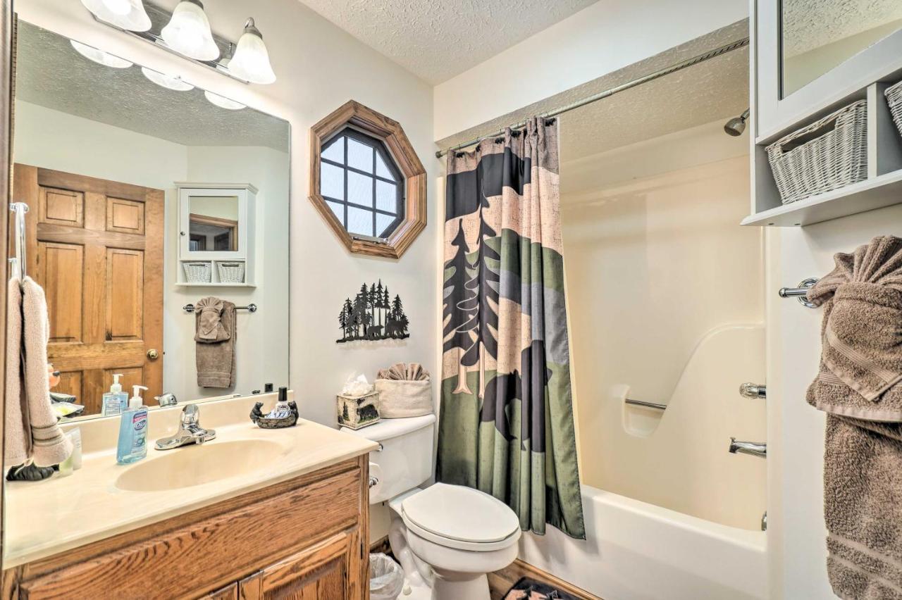 Picturesque Pigeon Forge Cabin With Mountain Views Екстер'єр фото