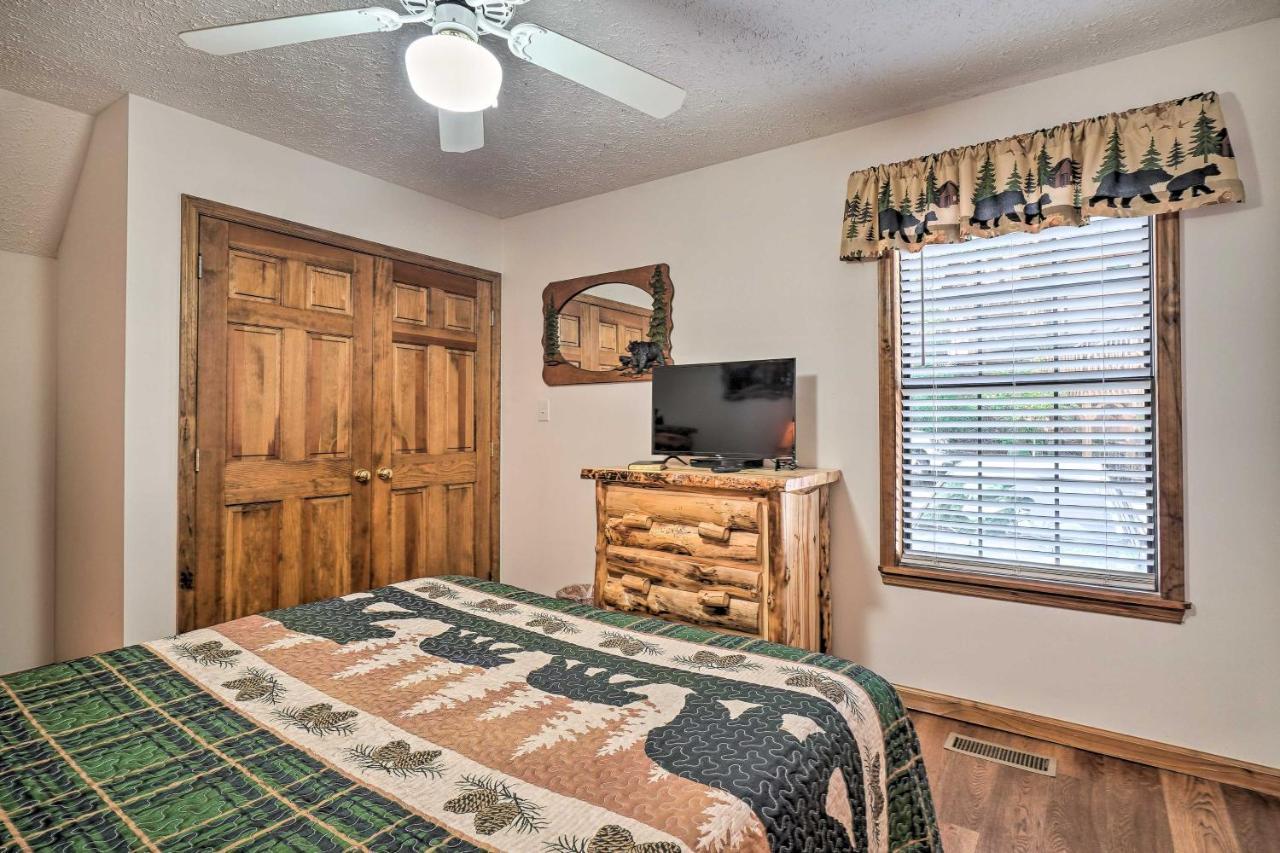 Picturesque Pigeon Forge Cabin With Mountain Views Екстер'єр фото